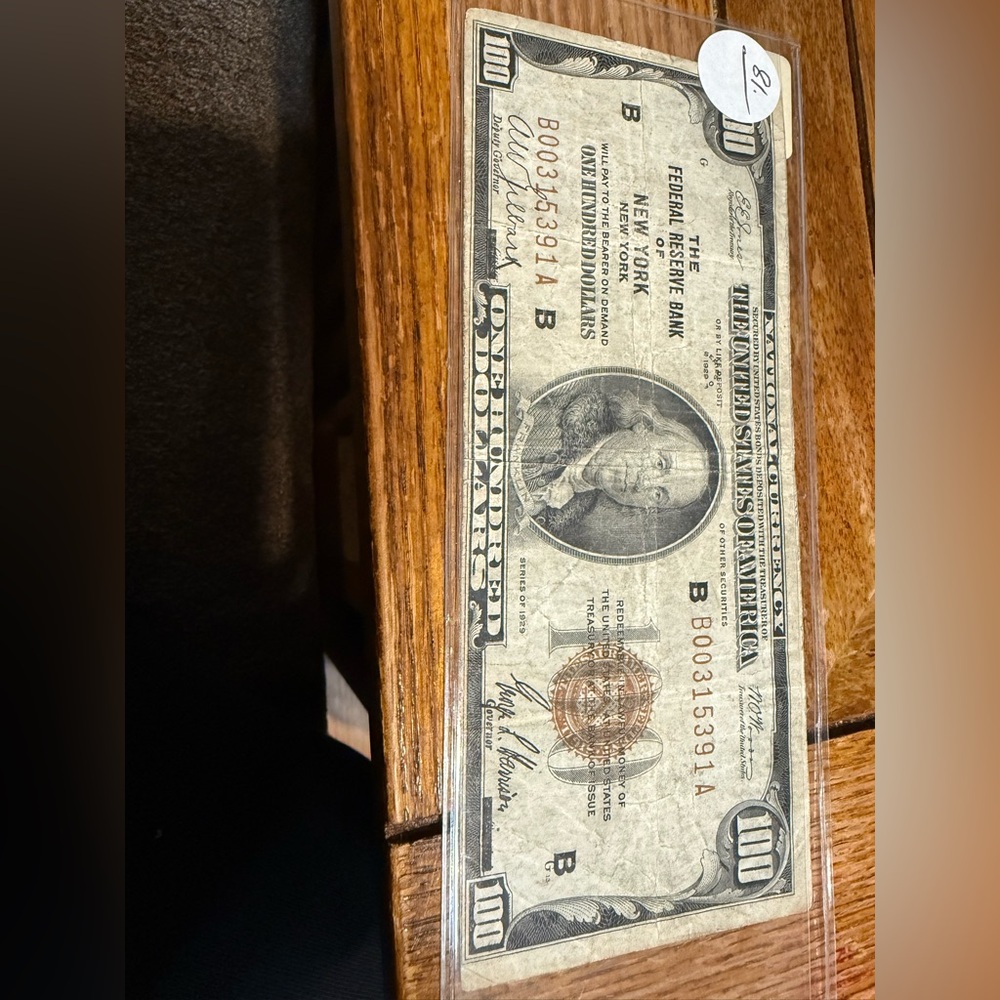 Vintage 100 Dollar Bill